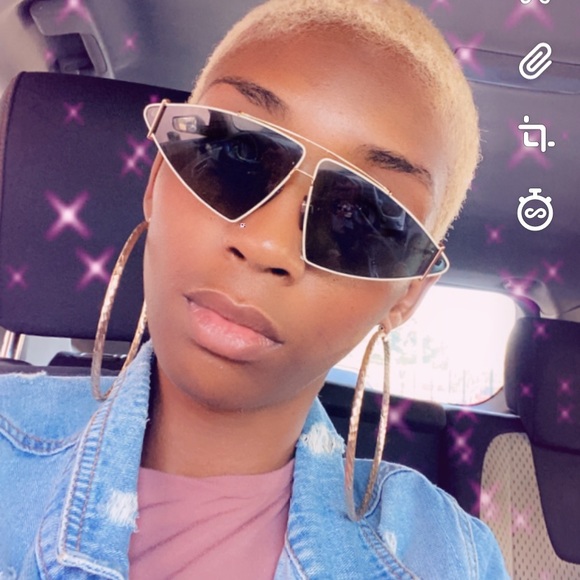 Meet your Posher, Genece - Picture 2 of 5